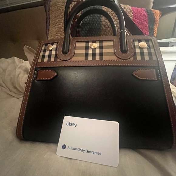 Small Burberry Title Bag. Crossbody and Handle Bag - Picture 7 of 16